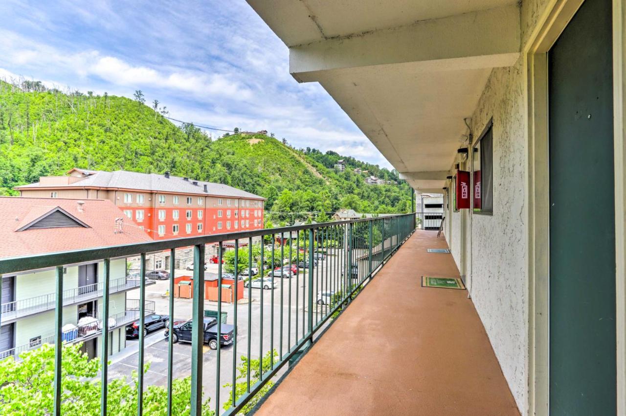 Condo With Balcony, Walk To Dtwn Gatlinburg Fun Dış mekan fotoğraf